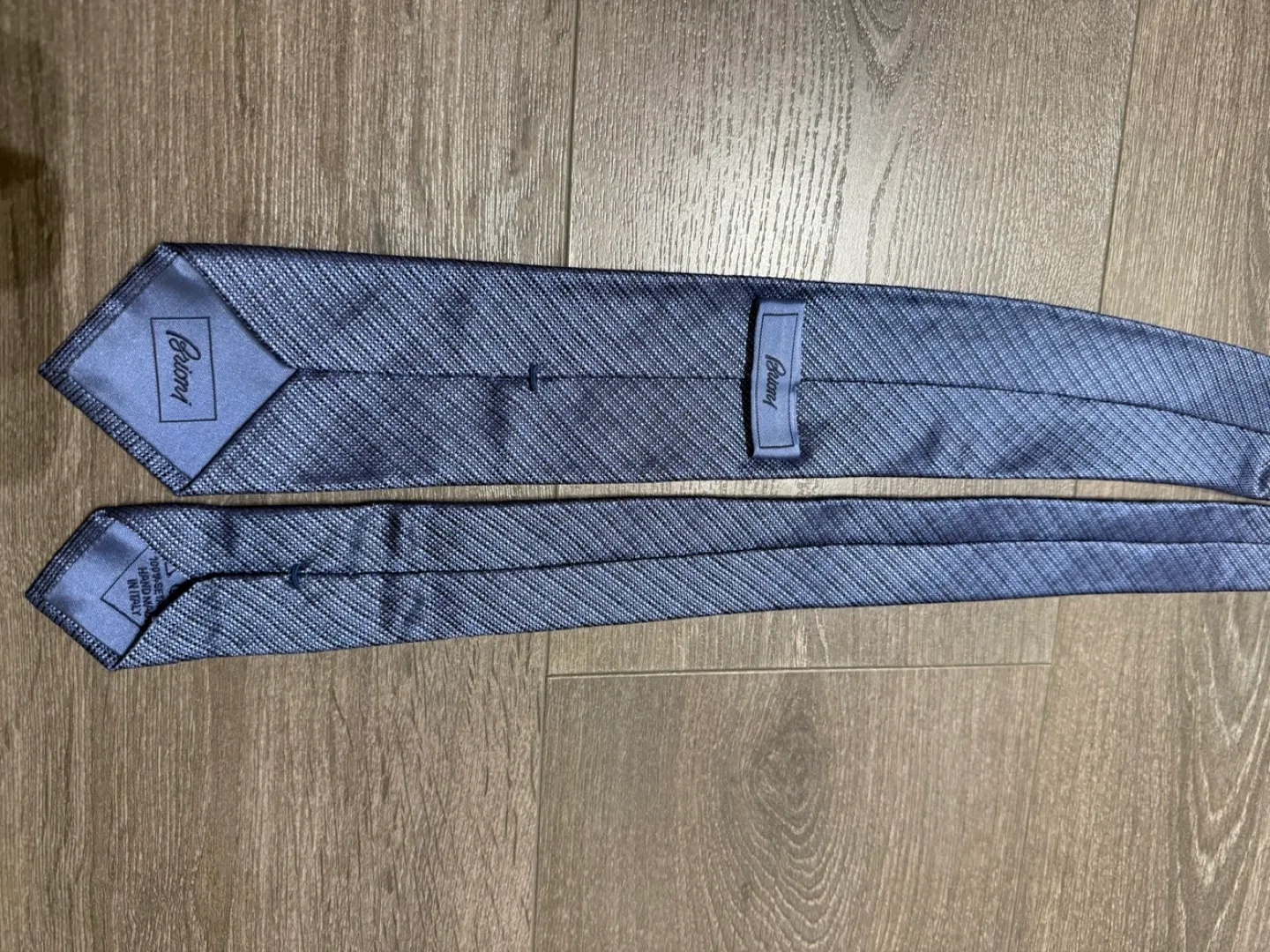 Authentic Brioni Silk tie made in Italy blue image indicator(2)