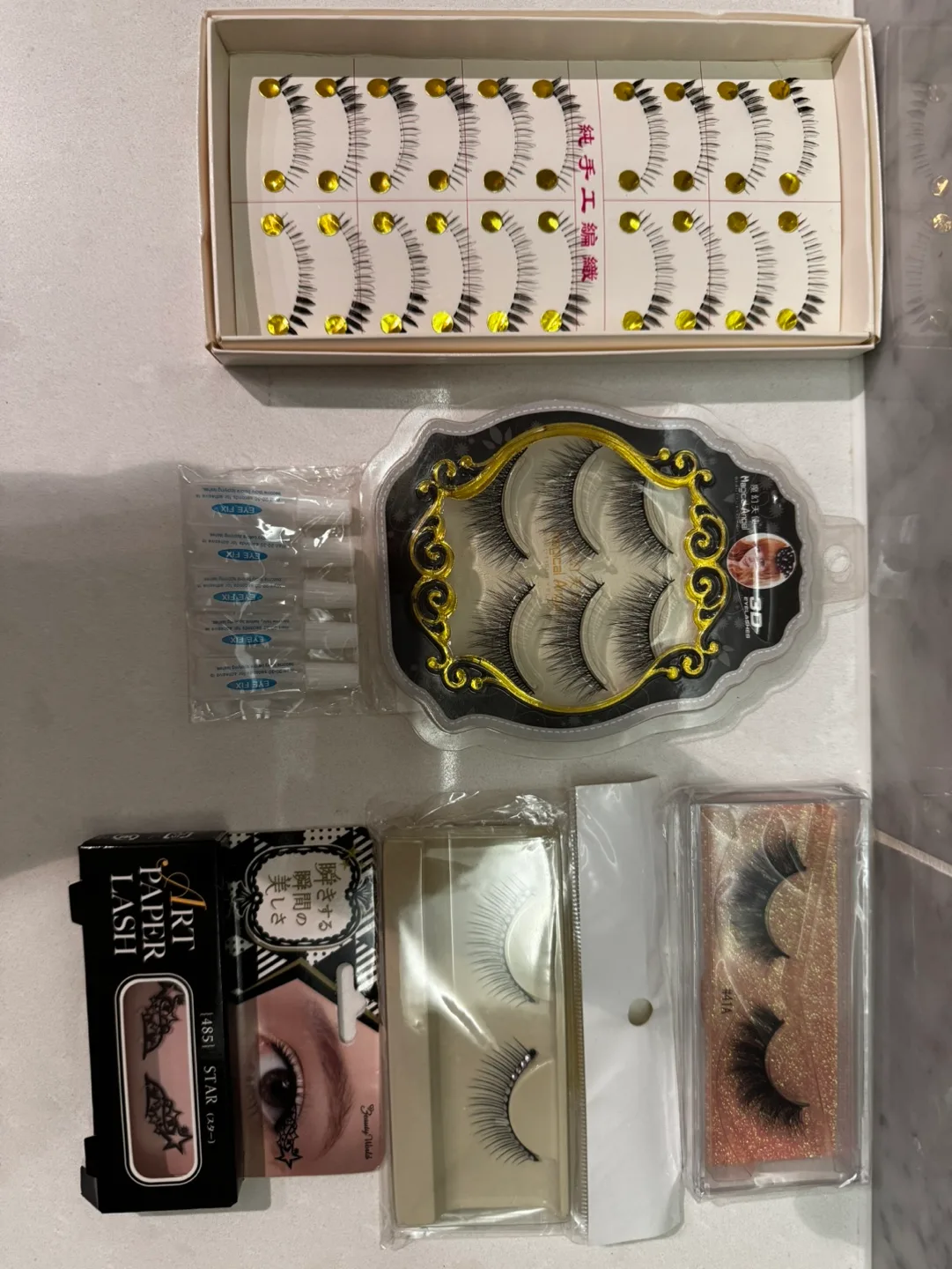 Assorted fake lashes image indicator(2)