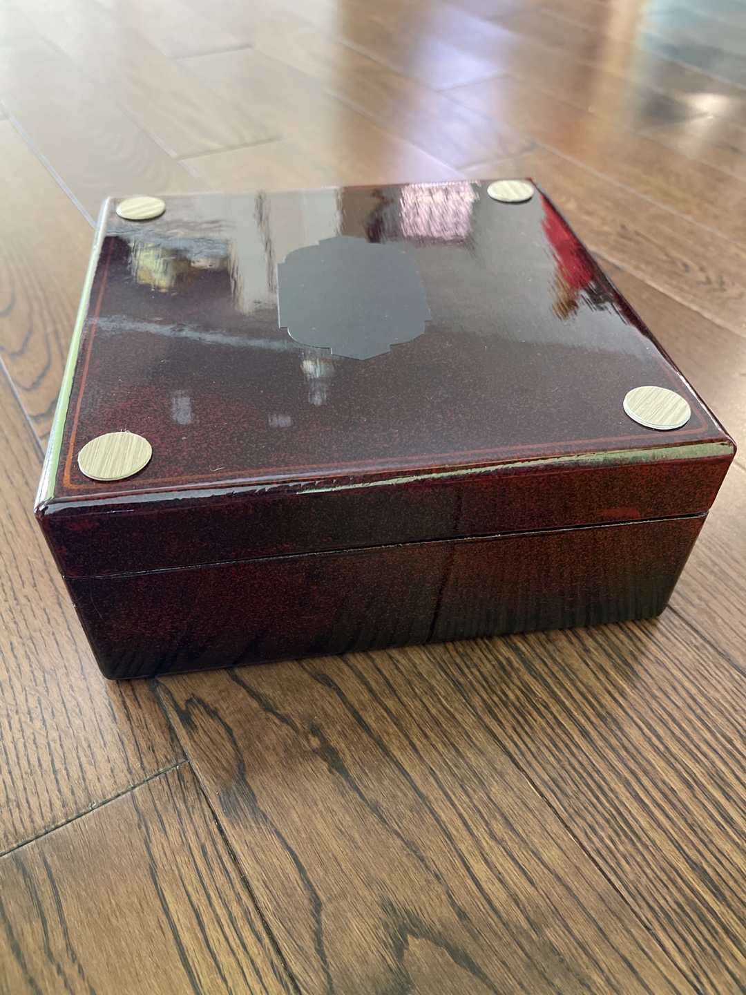 Vintage Asian-Style Red and Black Lacquer Box - photo 2