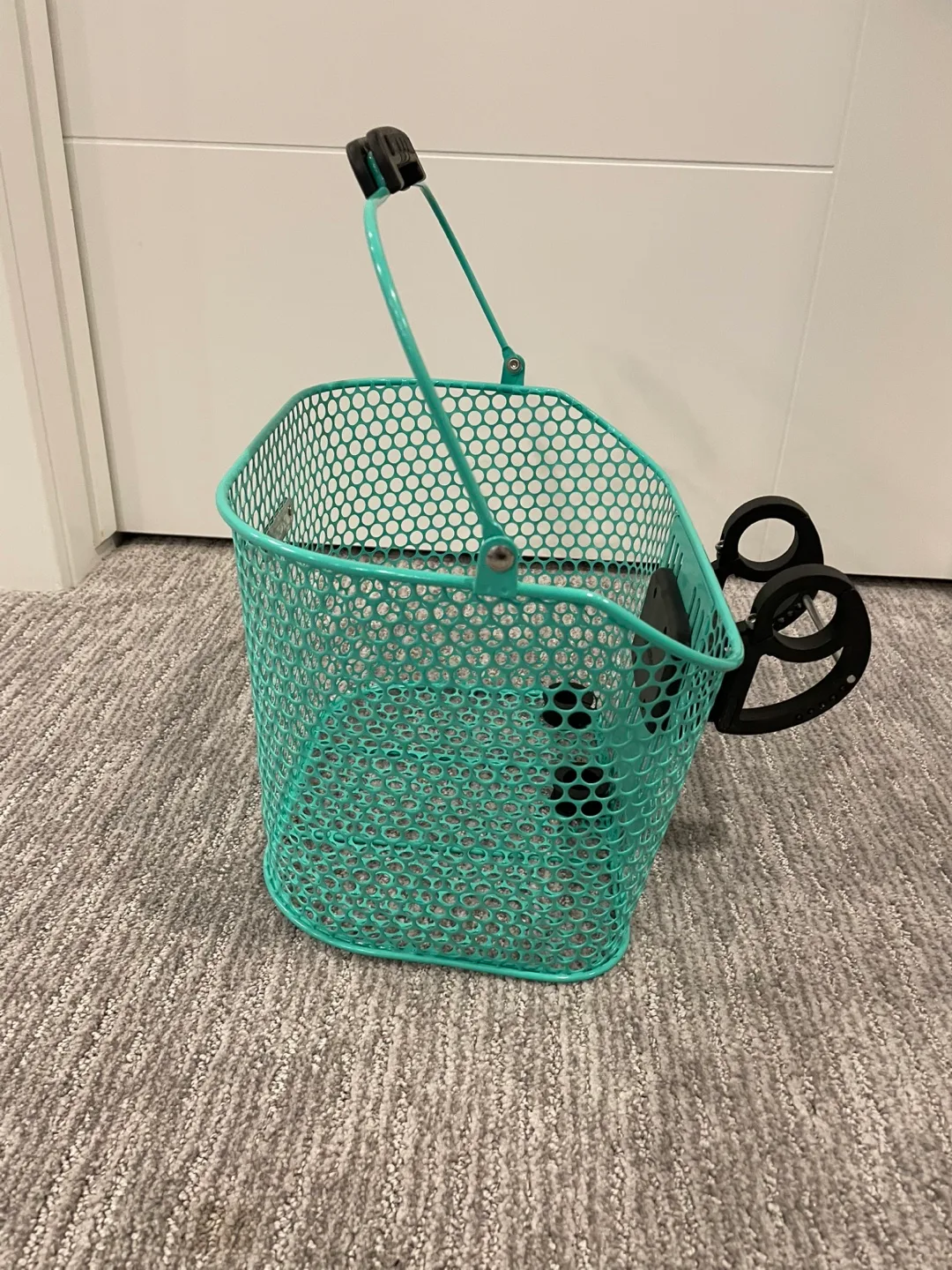 Electra Bike Basket - Mint Green image indicator(2)
