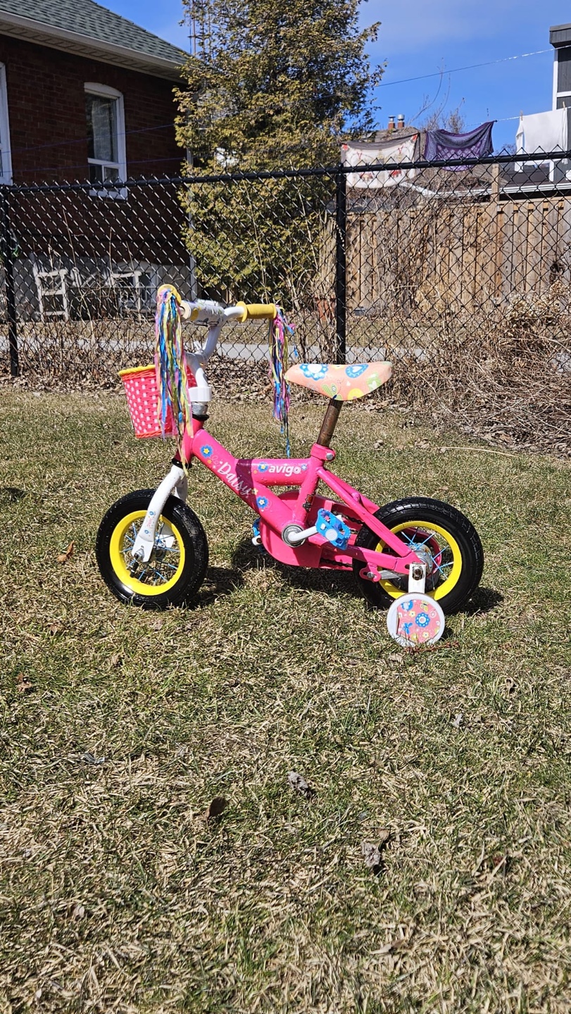 Avigo Daisy Girls' 12-inch Bike with Training Wheels