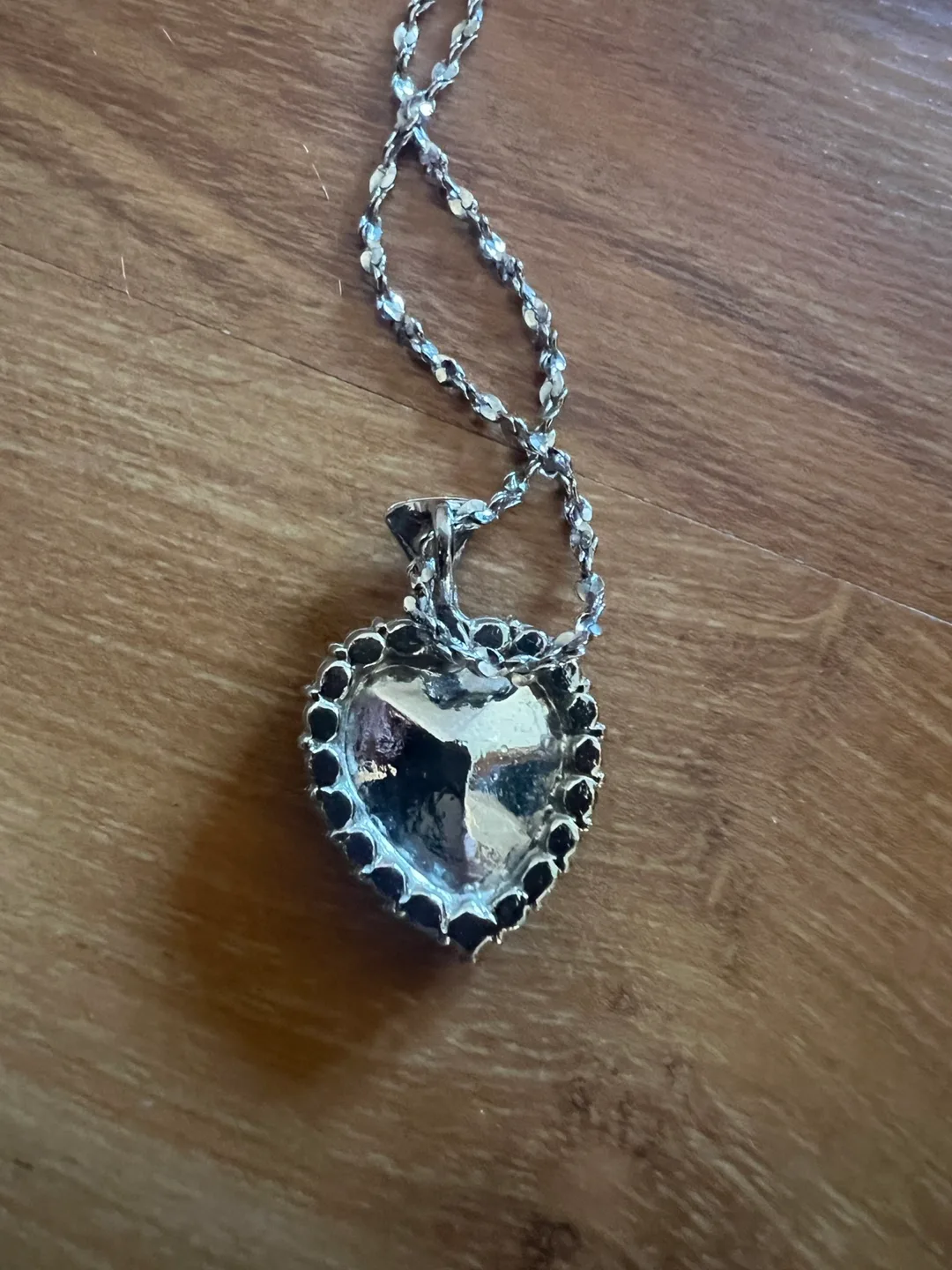 Vintage Avon Blue Heart Pendant Necklace image indicator(5)