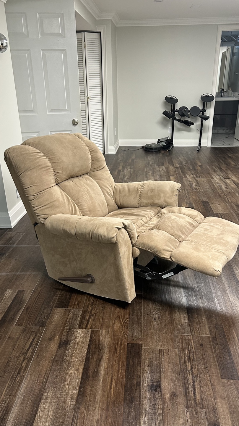 Rocking and recliner chair. - photo 2