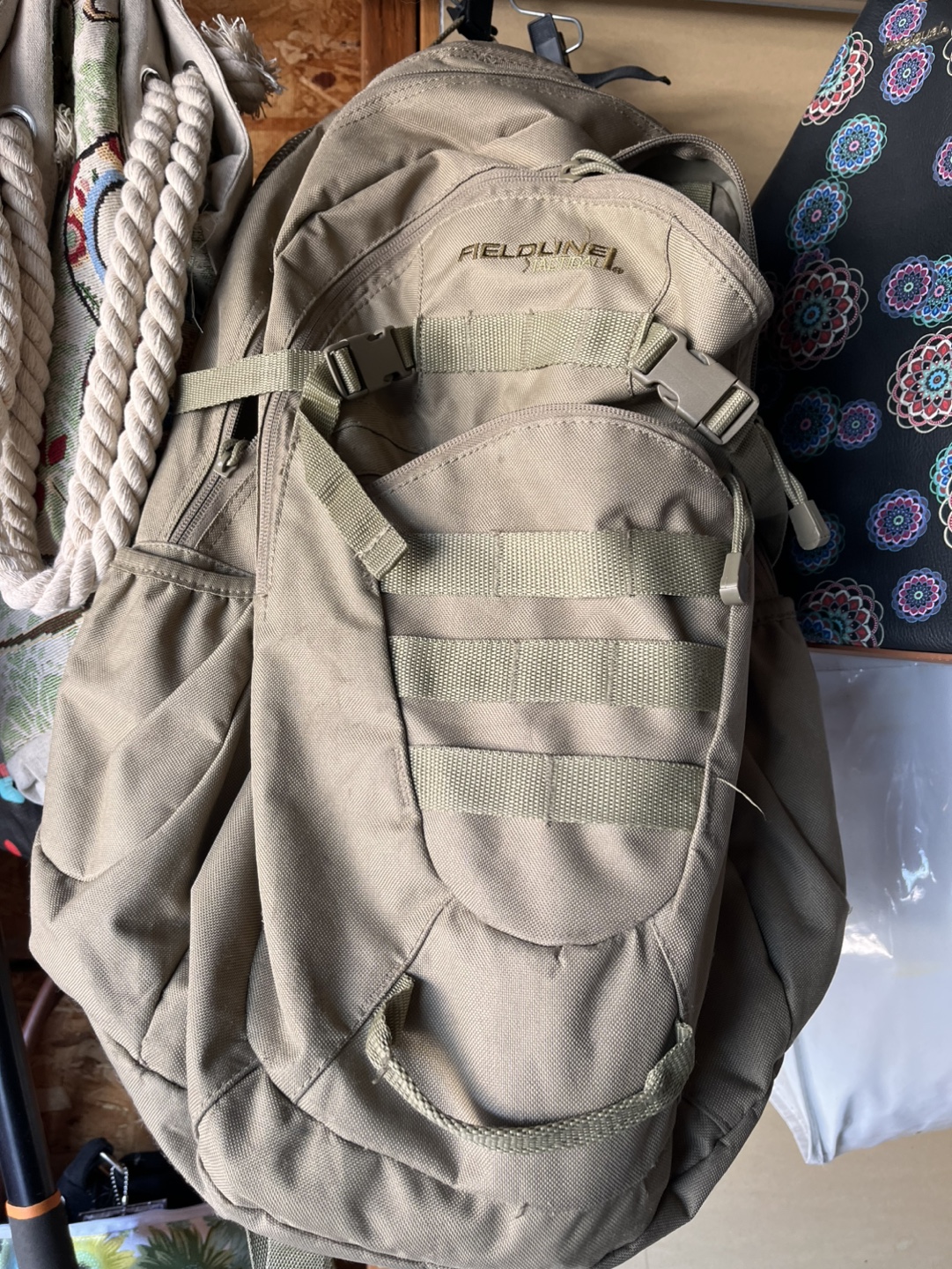 Backpacks , mostly large in different colors - photo 4