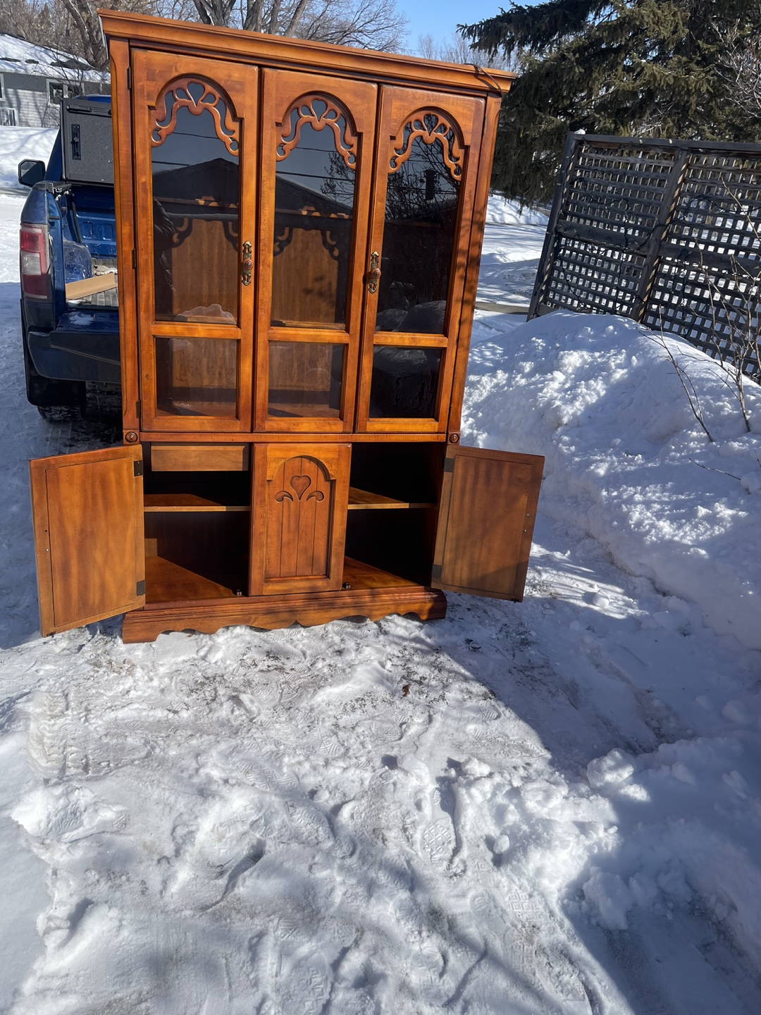 House of Bismark Curio Cabinet - photo 3