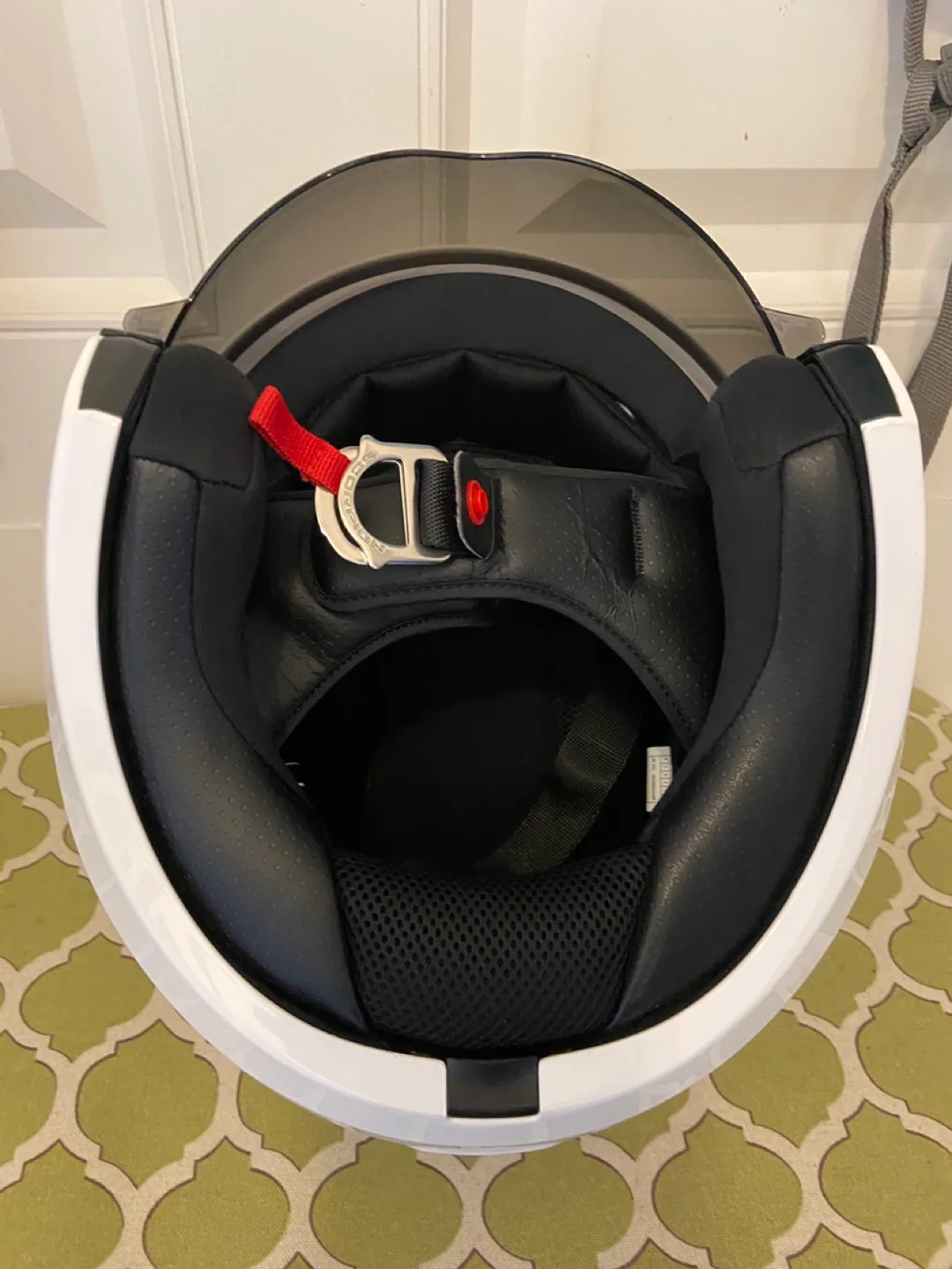 Scorpion Exo-R1 motorcycle Helmet - White image indicator(2)