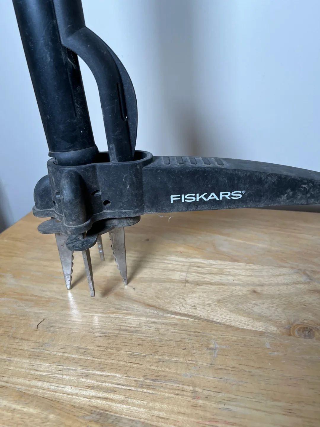 Fiskars Uproot Weed and Root Remover image indicator(4)