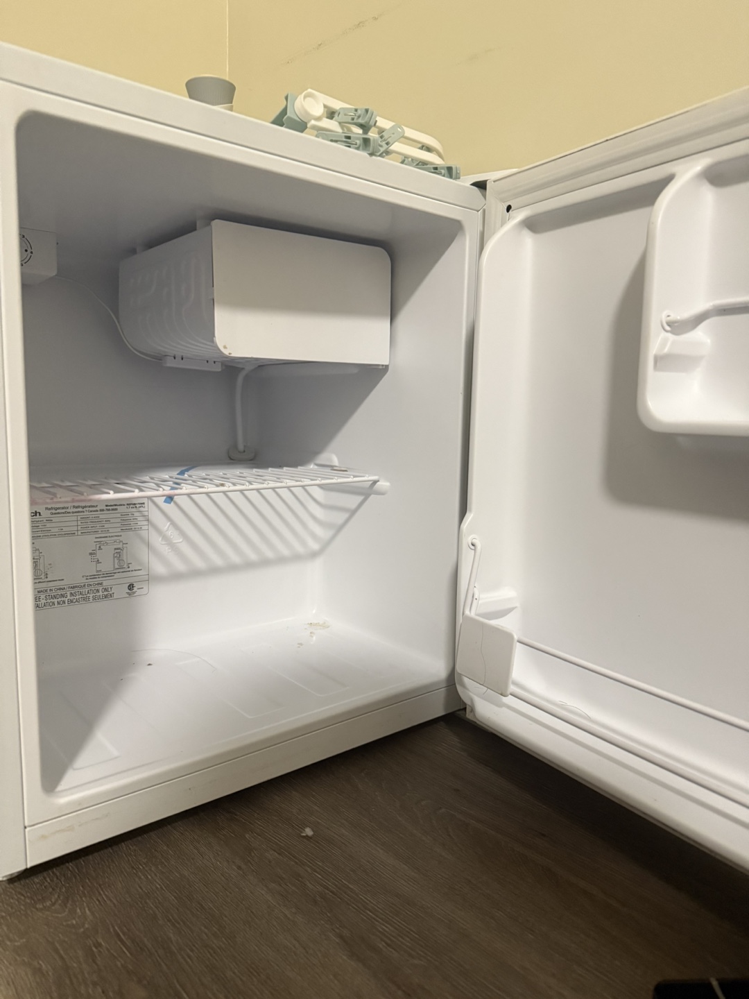 Hamilton Beach Mini Fridge