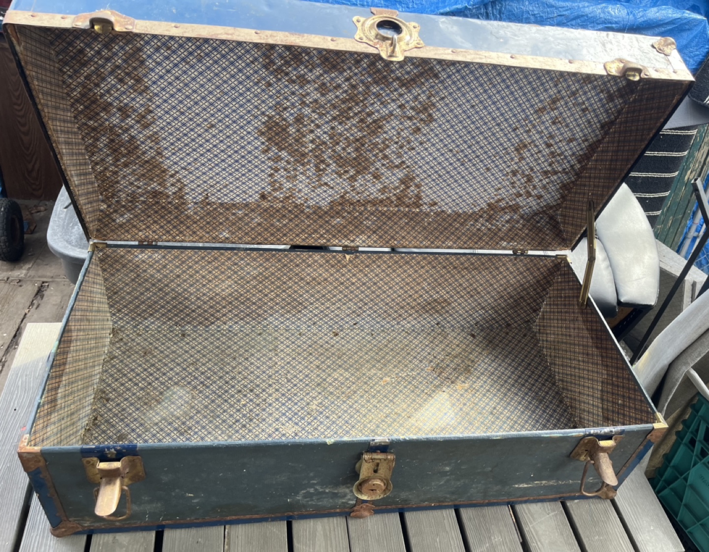 Vintage Blue Metal Trunk - photo 2