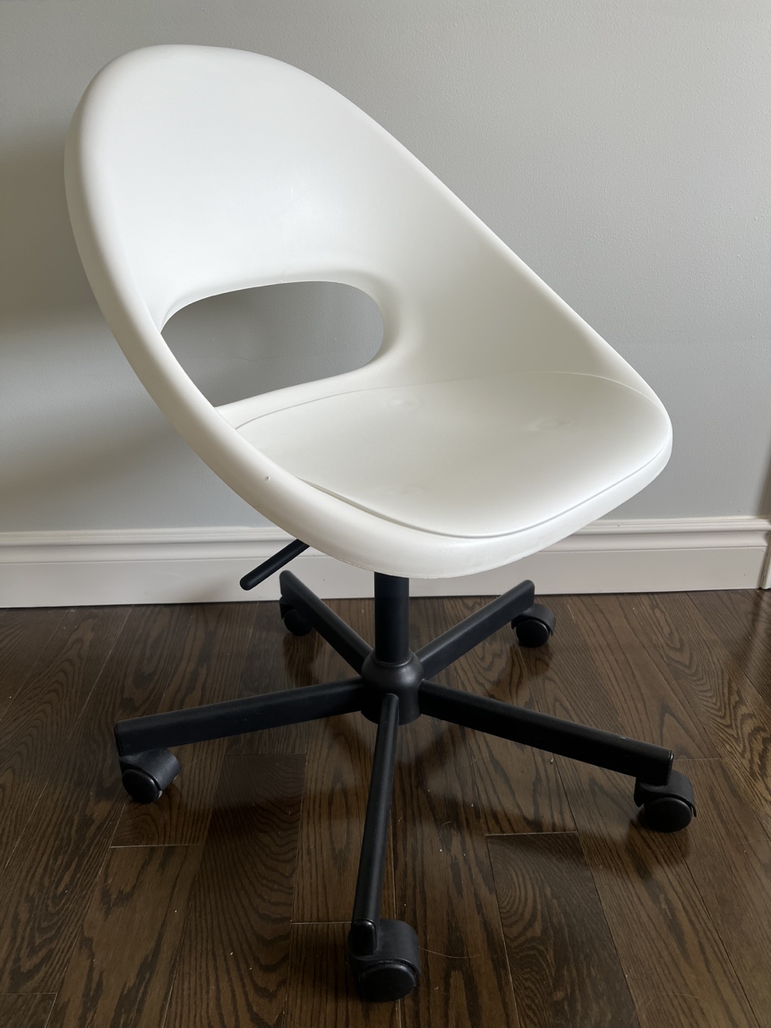 Ikea Chair LOBERGET / MALSKÄR Swivel chair, white