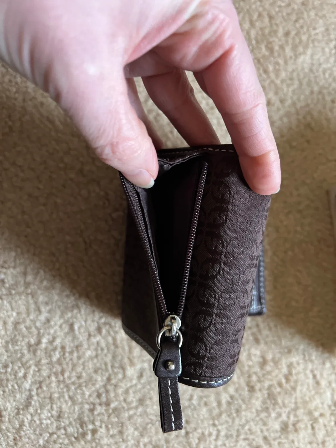 Fossil Genuine Leather Brown Wallet image indicator(7)