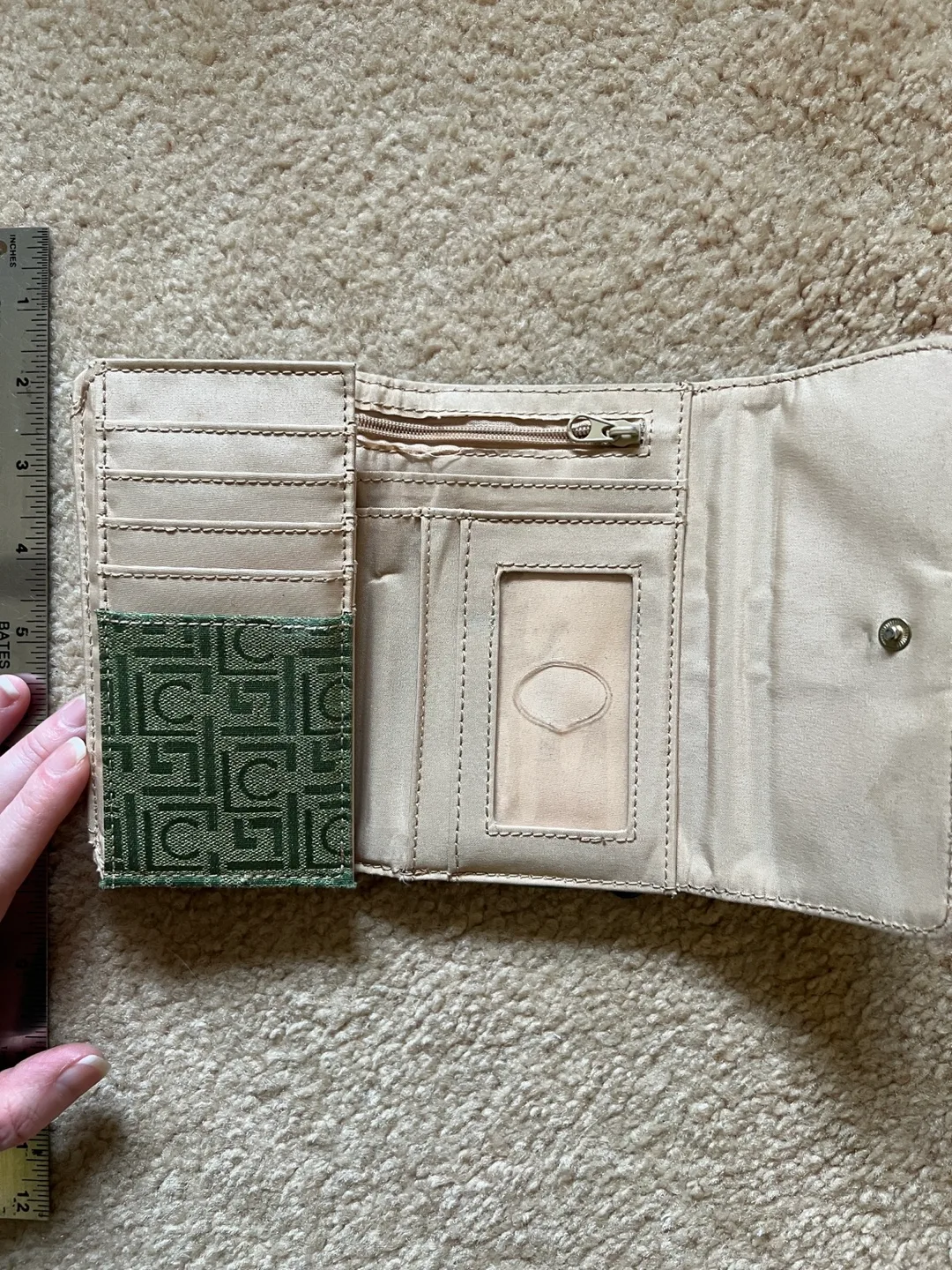 Liz Claiborne Green Wallet image indicator(4)