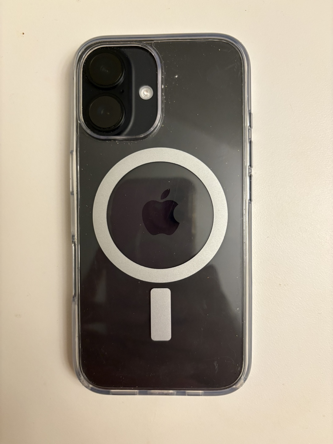 iPhone 16 - photo 2