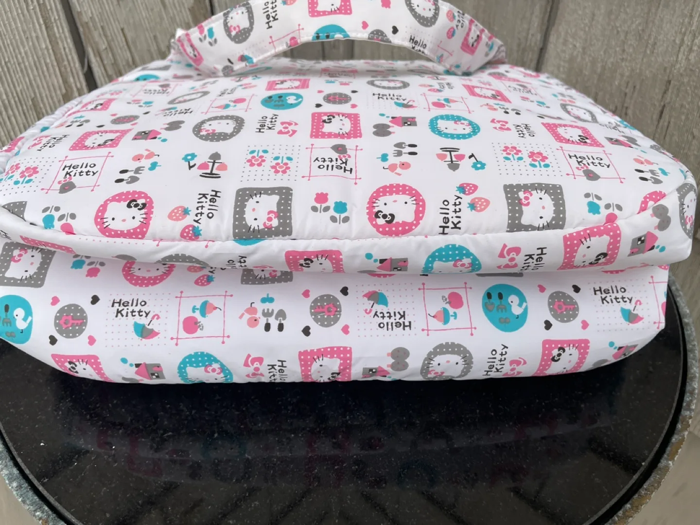 Hello Kitty Shoulder Bag with Dust Bag image indicator(8)