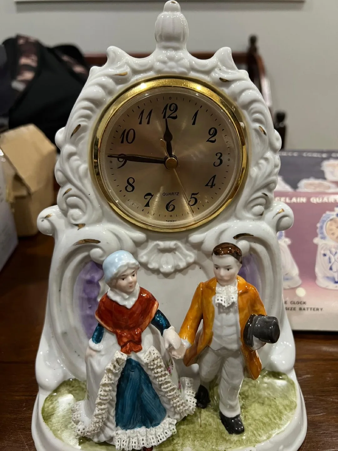Vintage Porcelain Quartz Table Clock with Figurines image indicator(2)