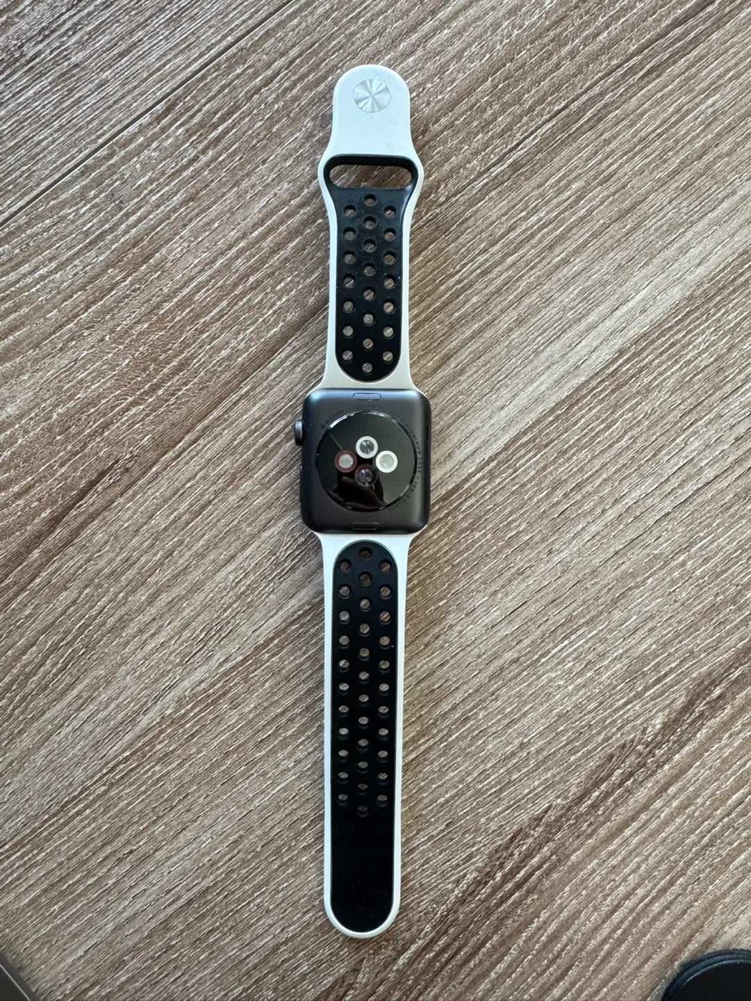 Apple Watch Series 3 42mm Aluminum image indicator(2)