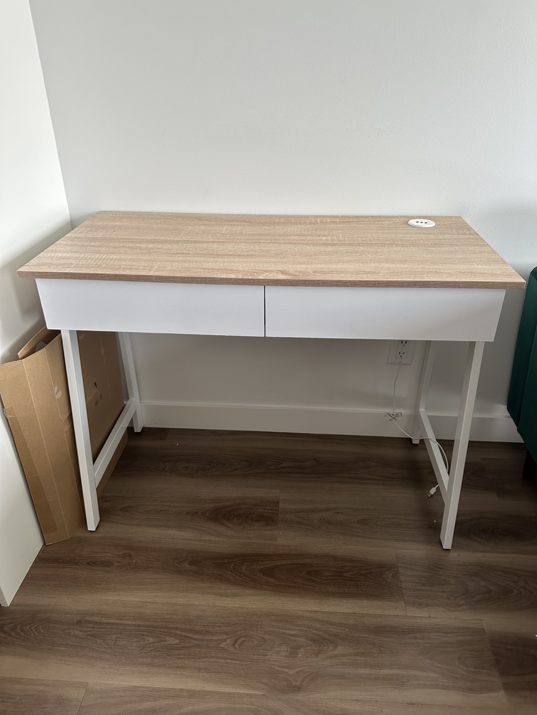 Computer Desk with 2 drawers with USB Charger