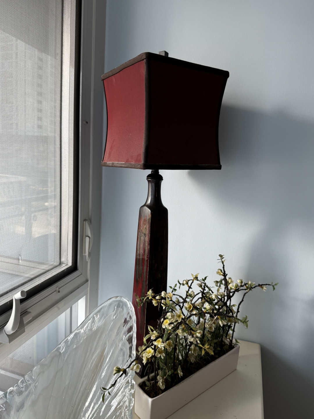 Elegant Dark burgundy Table Lamp with Black Shade - photo 4