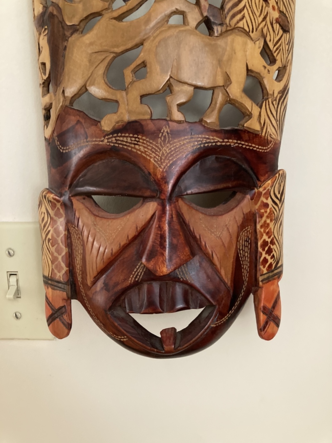 Hand-carved African Mask with Wildlife Detail - photo 2