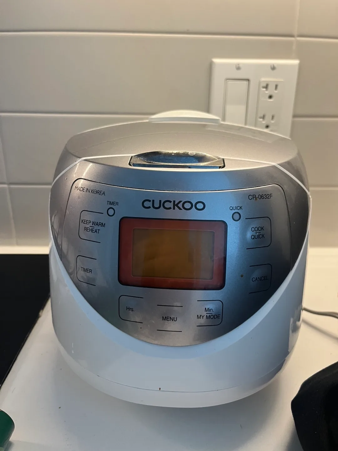 Cuckoo 6-Cup Micom Rice Cooker (CR-0632F) image indicator(3)