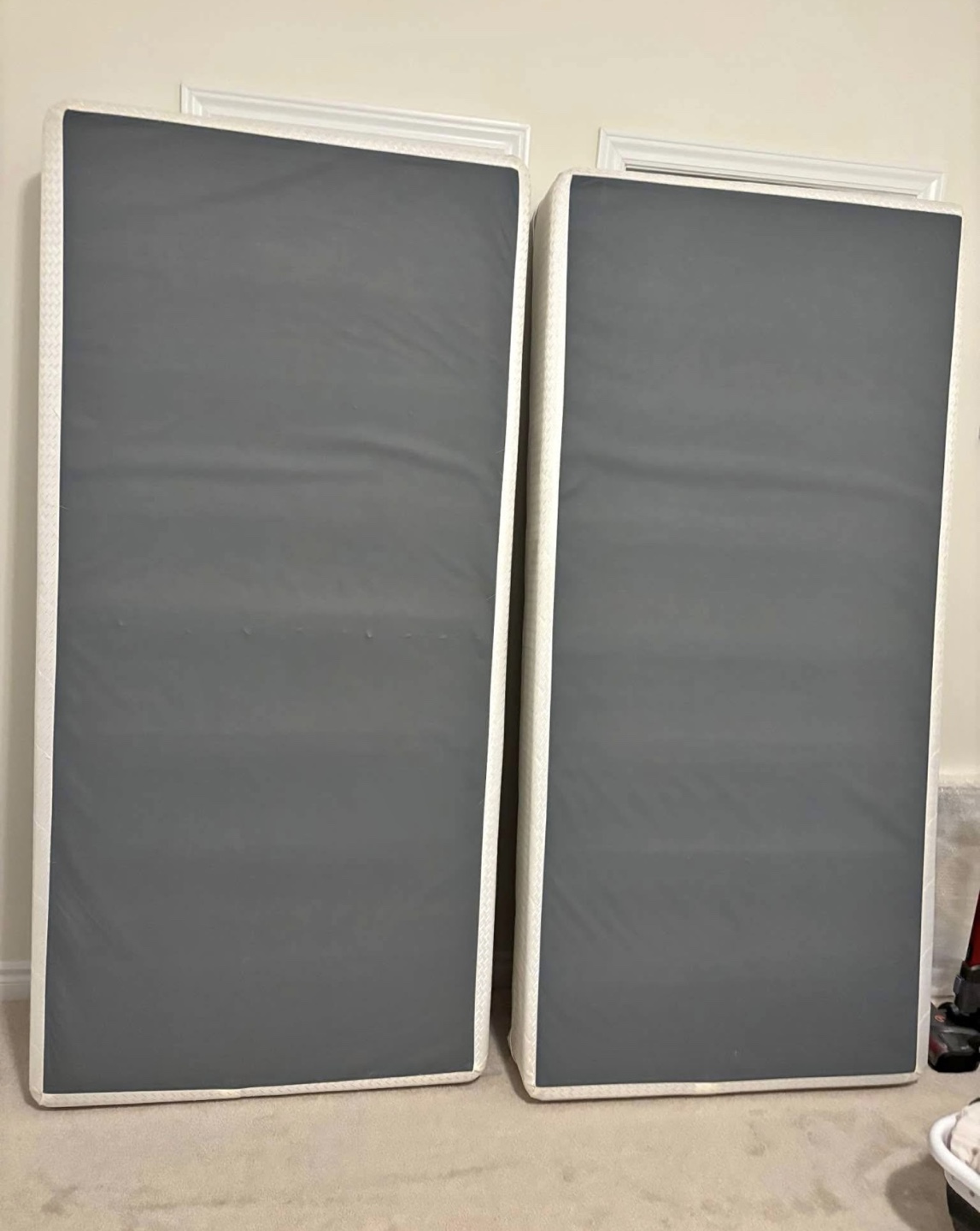 King mattress + box springs + metal frame - FREE DELIVERY - photo 4