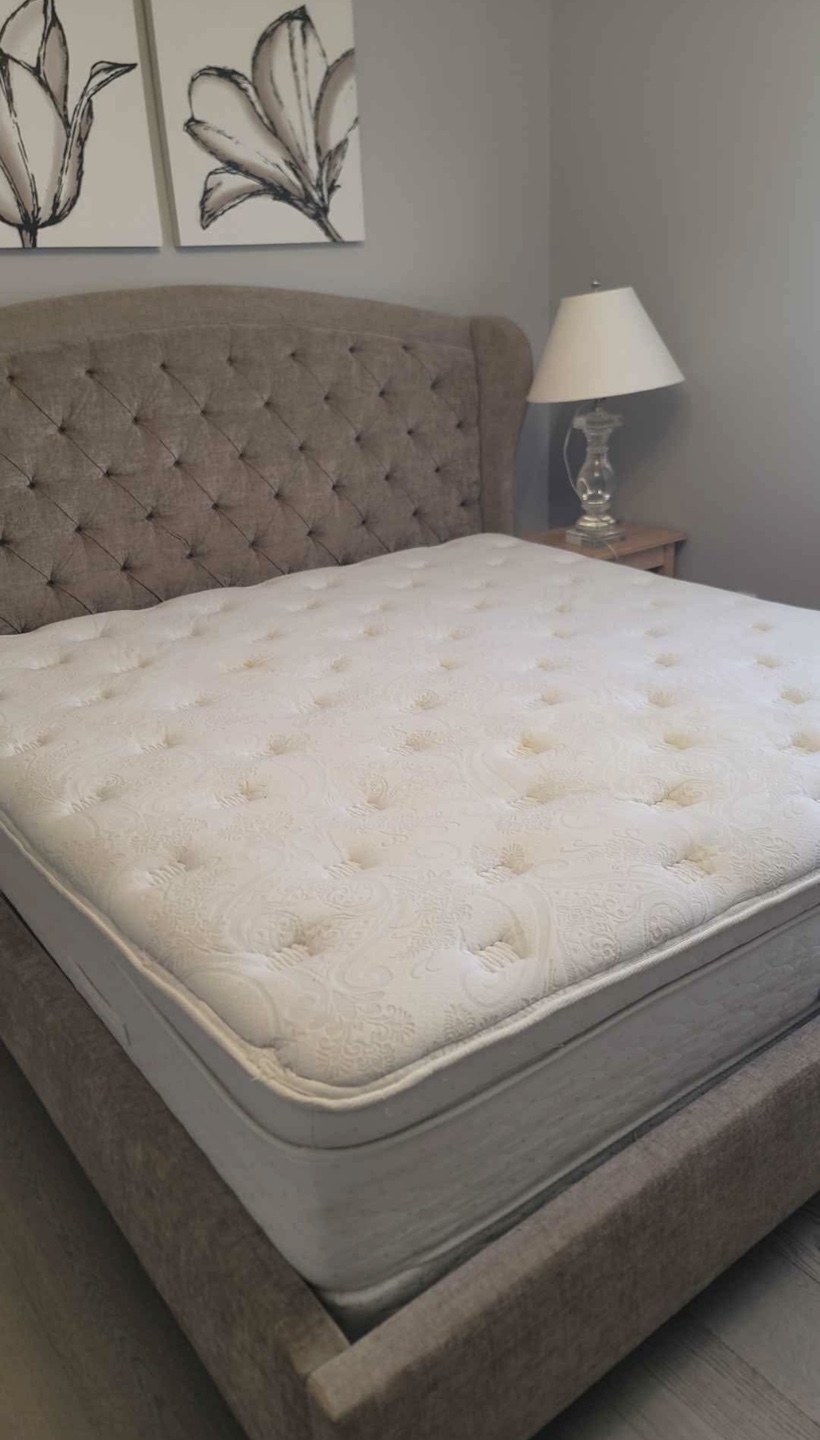 King mattress + box springs + metal frame - FREE DELIVERY - photo 3