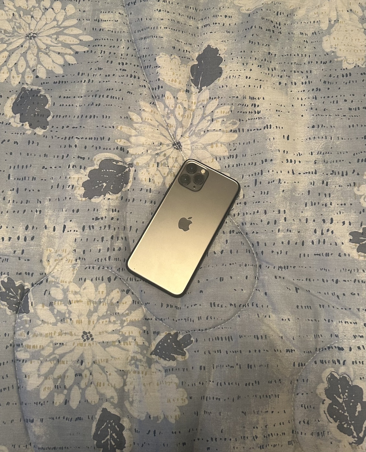 iPhone 11 Pro - Perfect Condition - photo 2