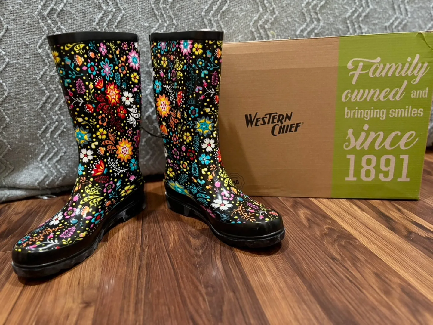 Western Chief Women's Rain Boots (NEVER WORN) image indicator(9)