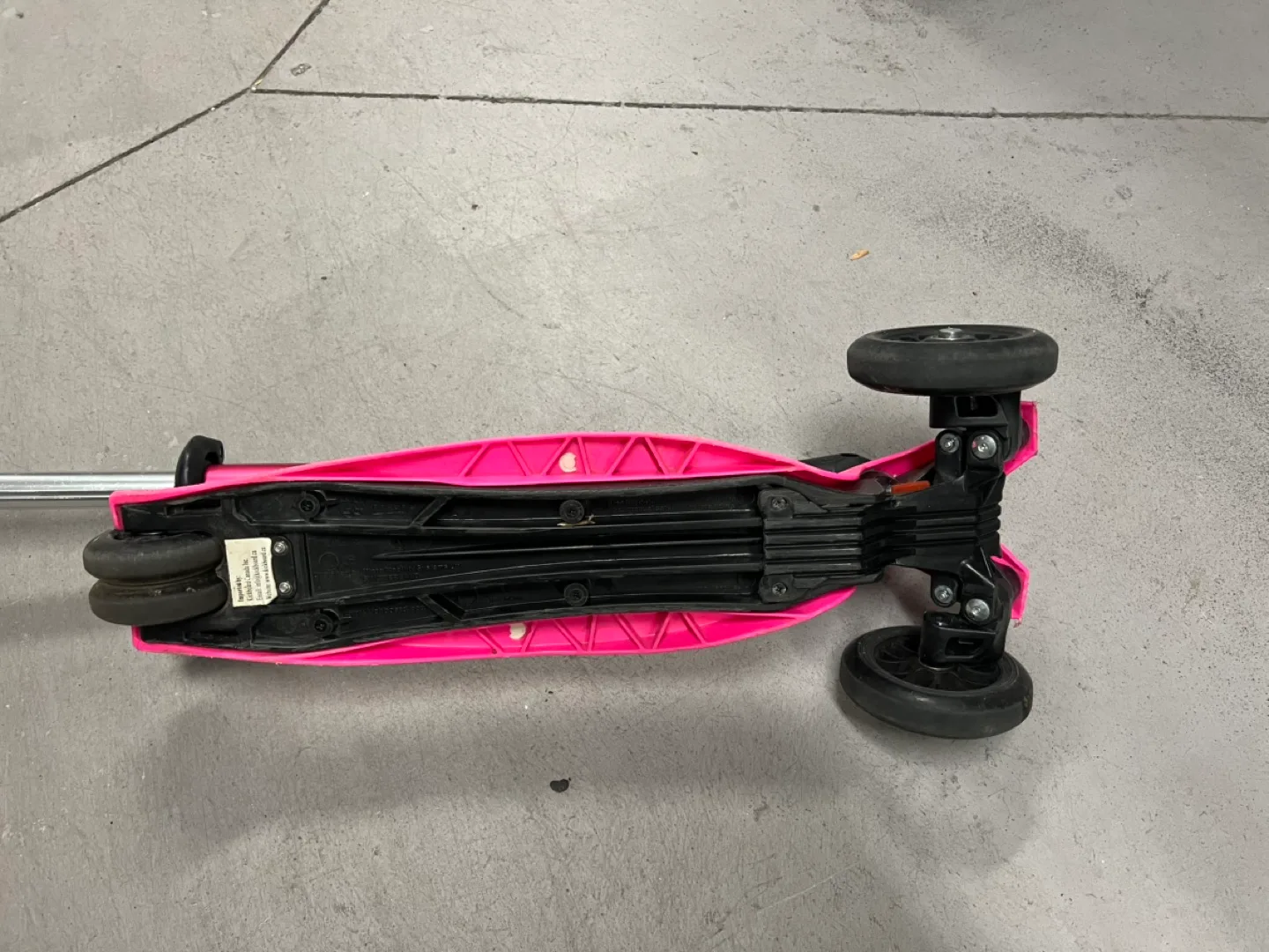 Pink Micro Maxi Scooter & Nutcase Helmet image indicator(4)