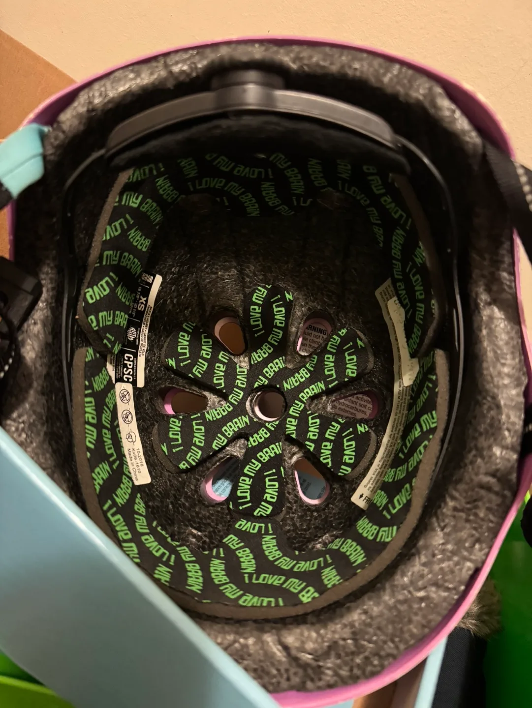 Pink Micro Maxi Scooter & Nutcase Helmet image indicator(8)