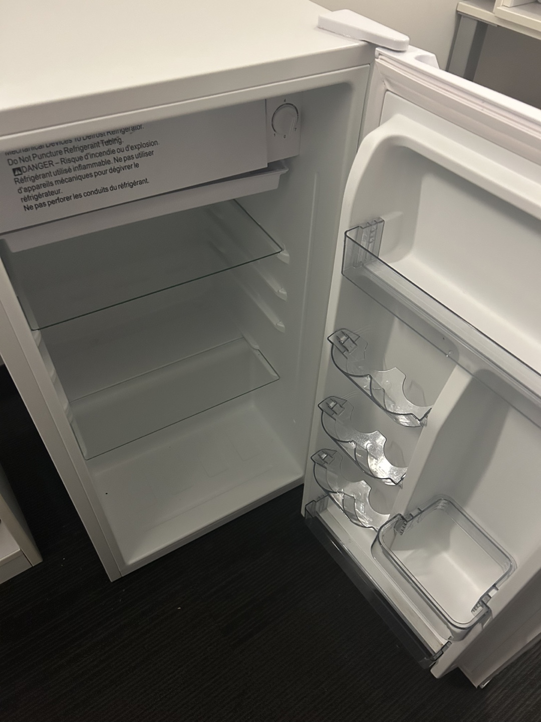 Hamilton Beach Mini Fridge - White - photo 2