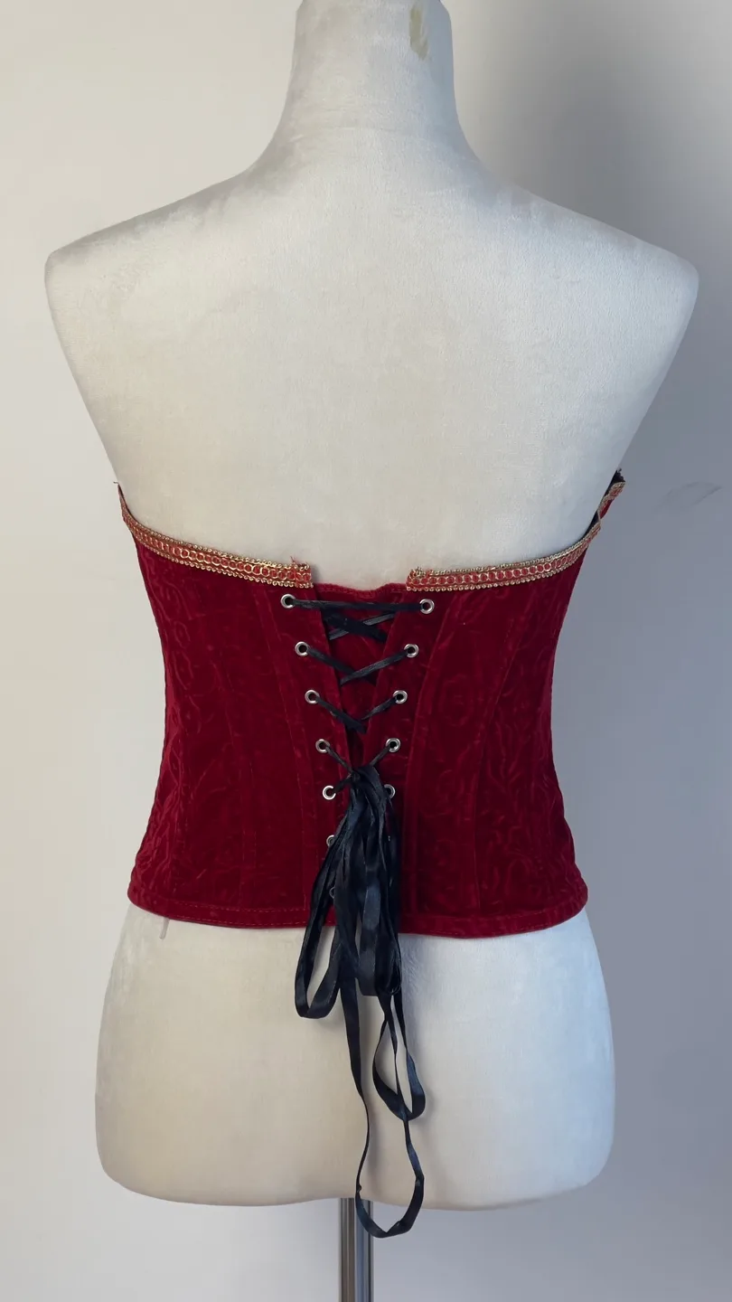 Red Velvet Corset Sets image indicator(4)