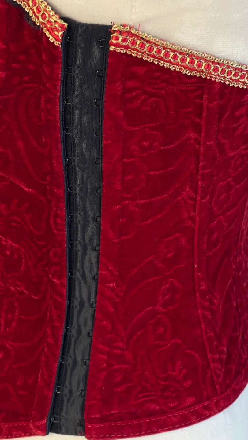 Red Velvet Corset Sets image indicator(3)