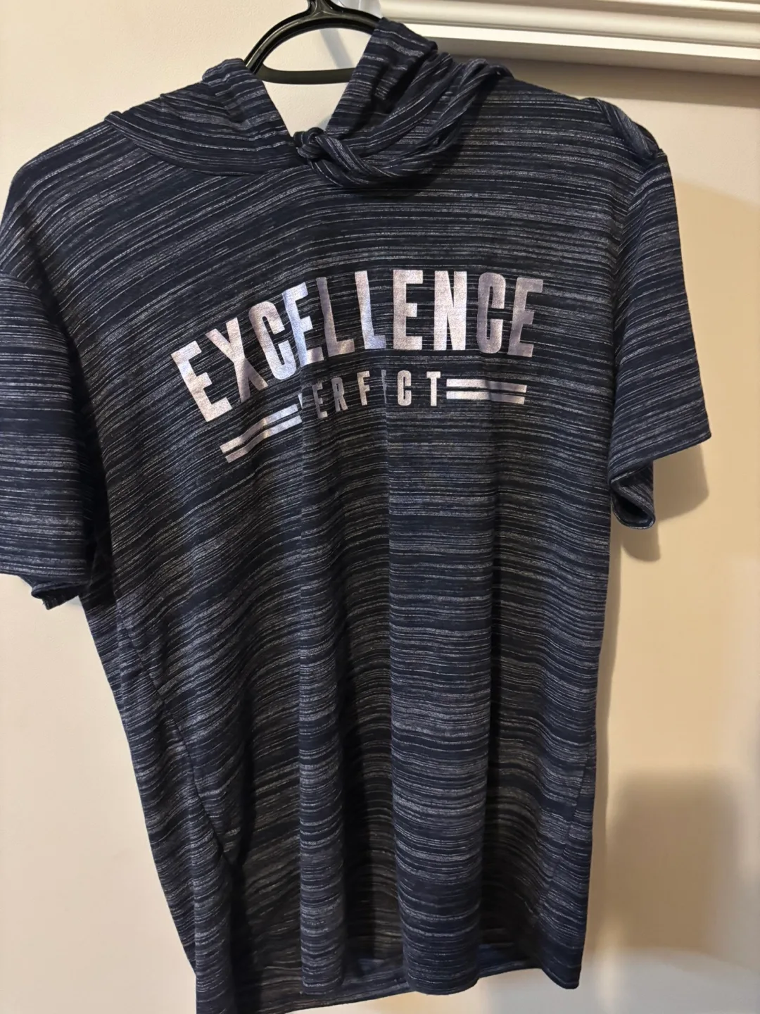 Bundle of 5 Sweatshirts and Hoodies image indicator(5)