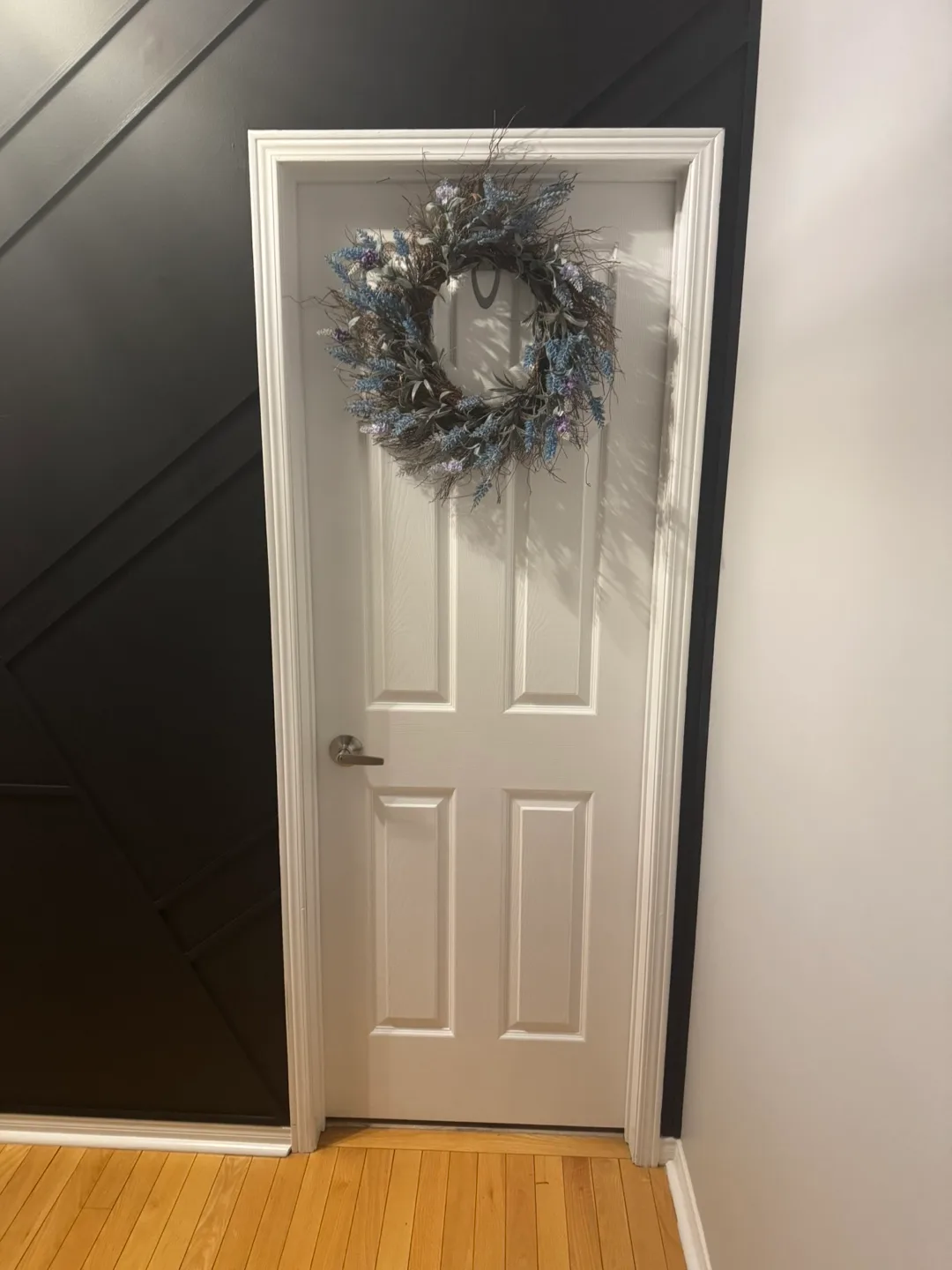 Beautiful Lavender Wreath image indicator(2)