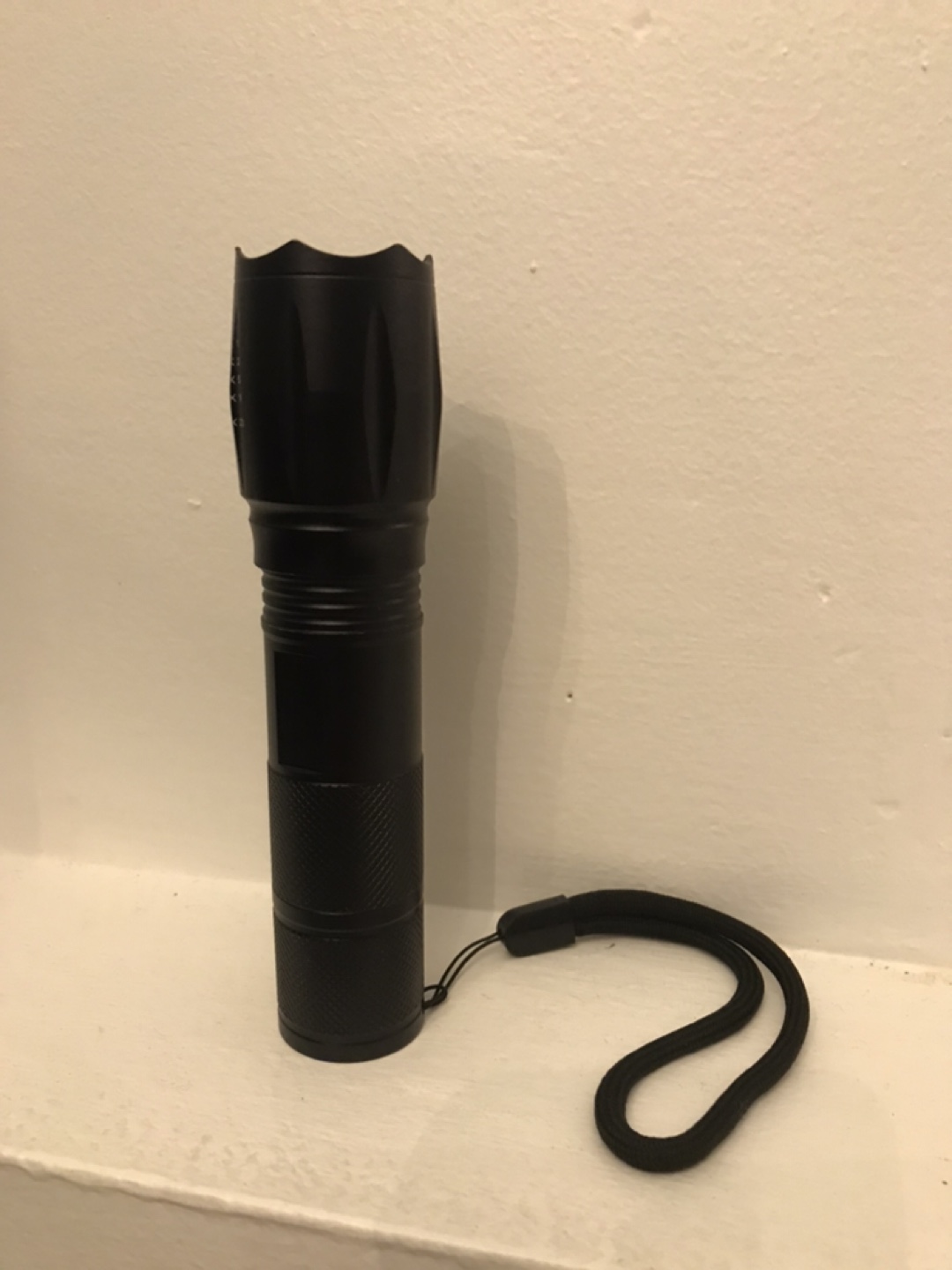 Brand new Flashlight with ZOOM - photo 2