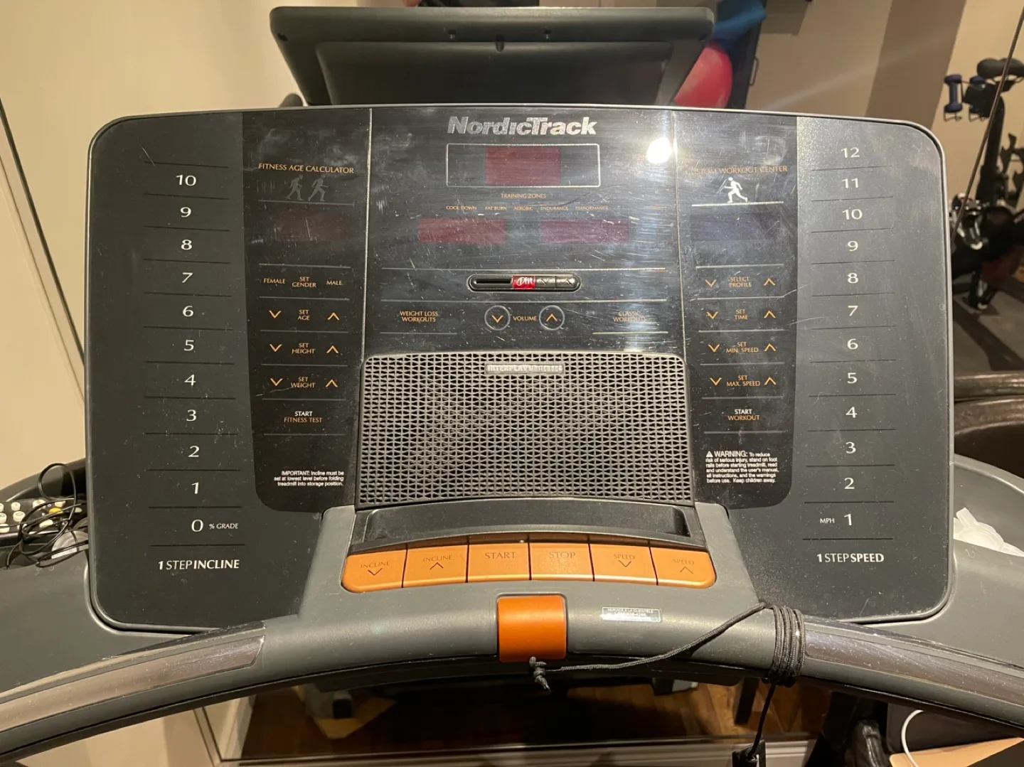 NordicTrack A2350 Treadmill - SpaceSaver Design image indicator(4)