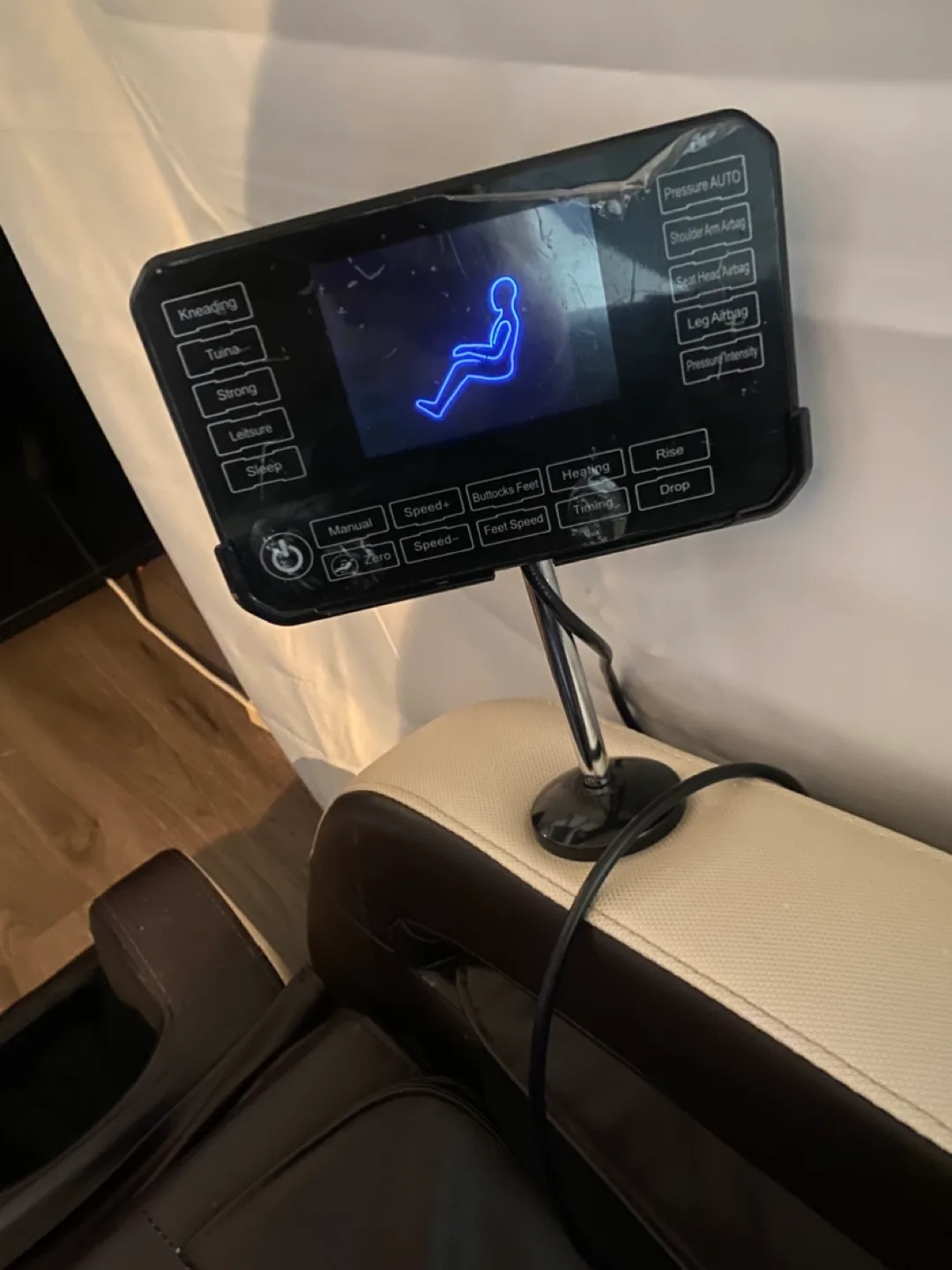 Full body massage chair - with Multiple Features image indicator(3)