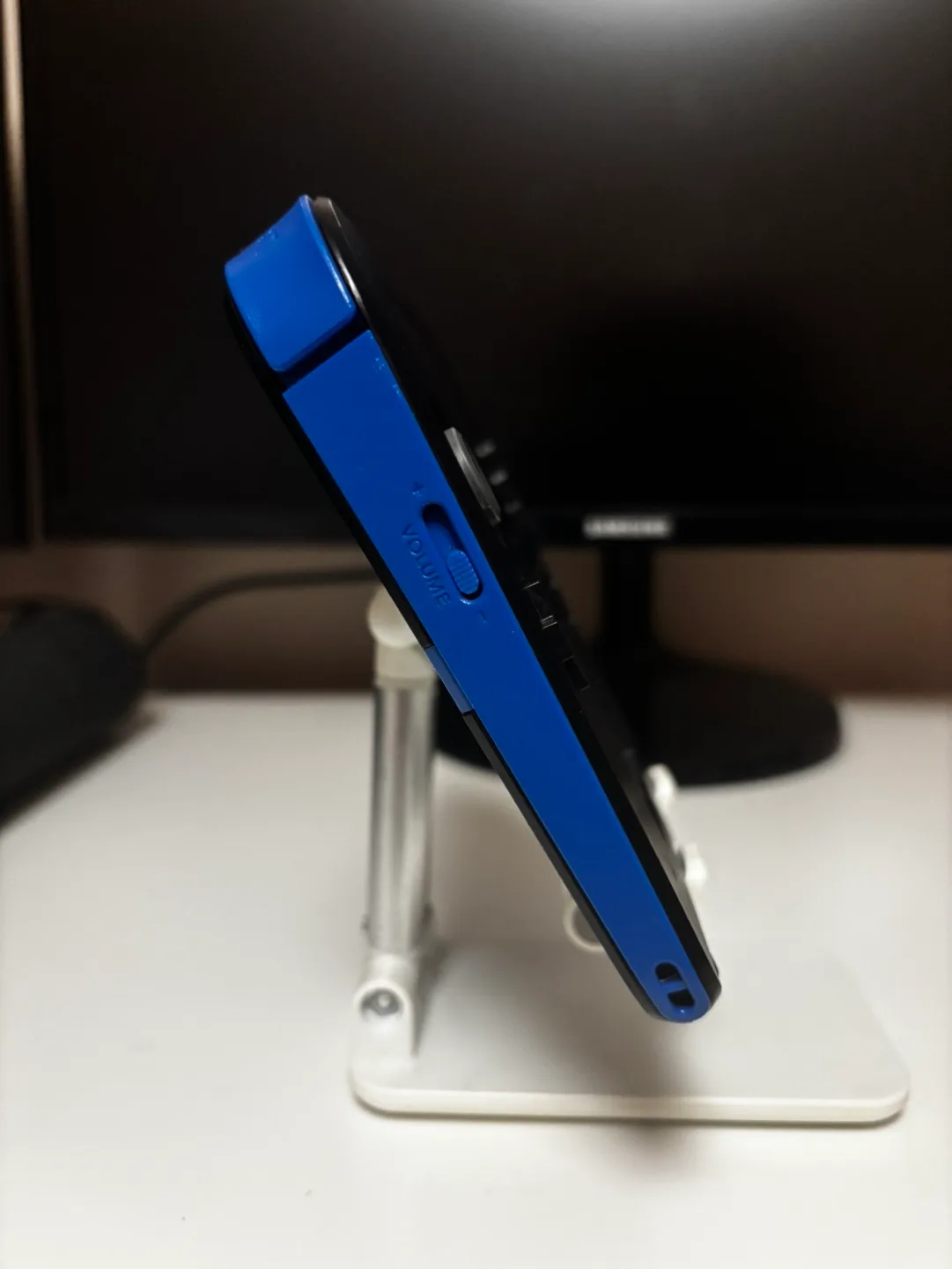 Nintendo 2DS Handheld Game Console - Blue image indicator(6)