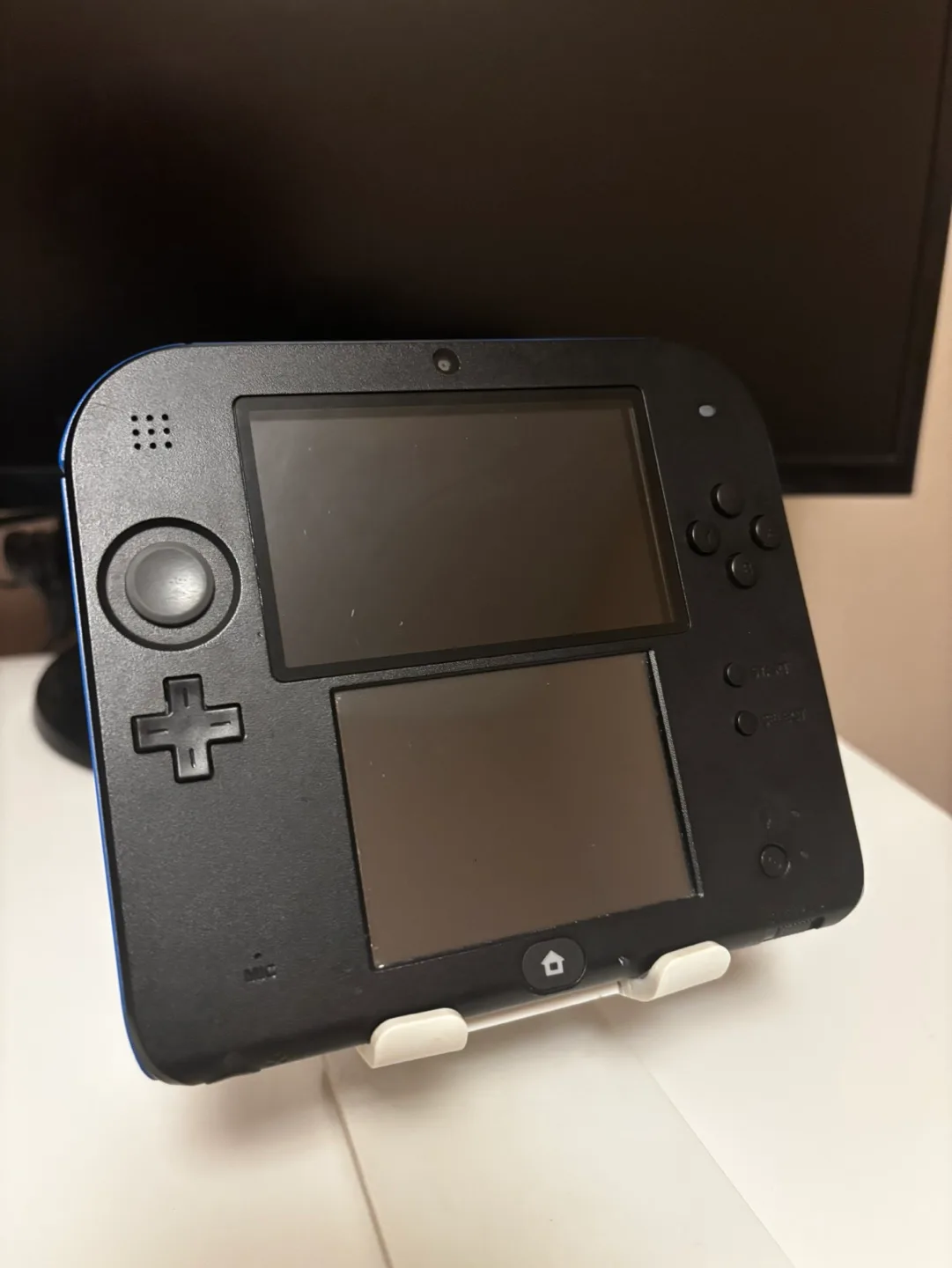 Nintendo 2DS Handheld Game Console - Blue image indicator(2)