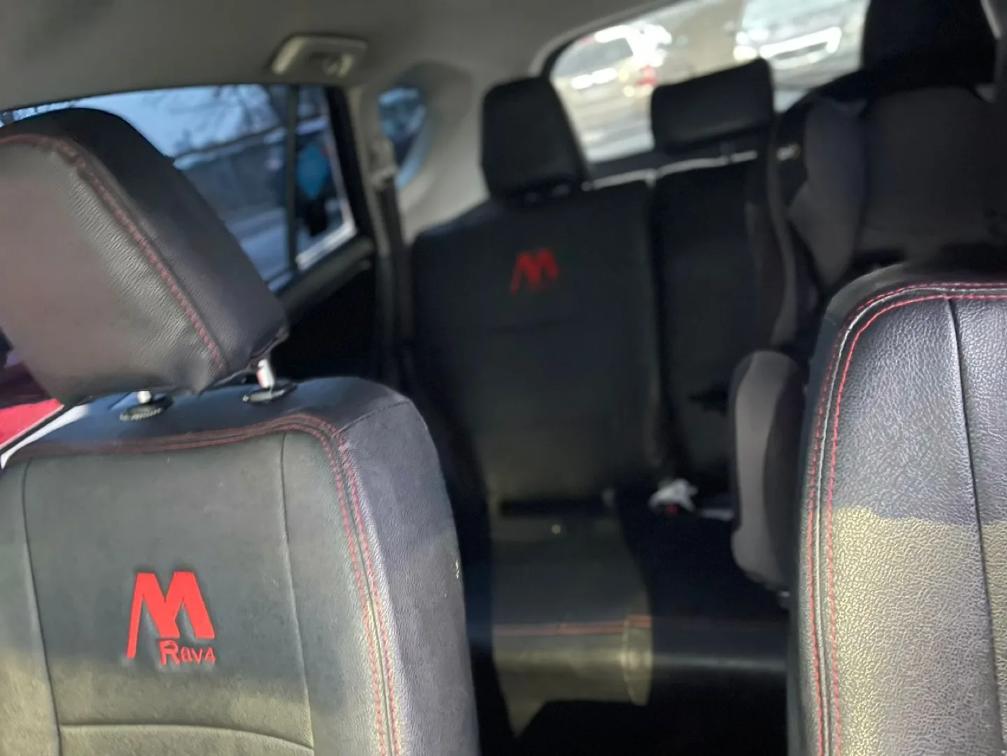 2018 Toyota RAV4 Hybrid Le+ AWD - Excellent Condition image indicator(5)