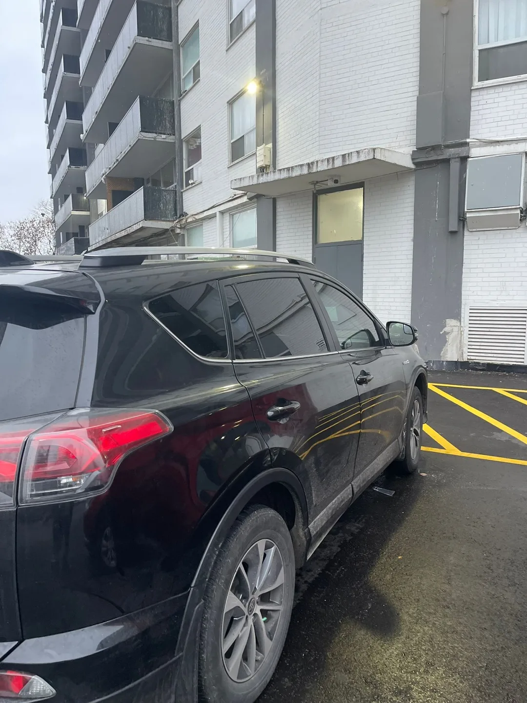 2018 Toyota RAV4 Hybrid Le+ AWD - Excellent Condition image indicator(6)