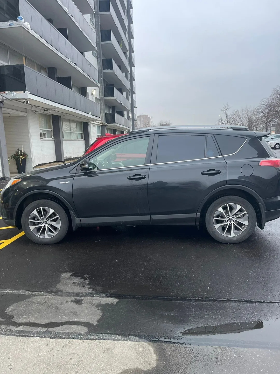 2018 Toyota RAV4 Hybrid Le+ AWD - Excellent Condition image indicator(3)