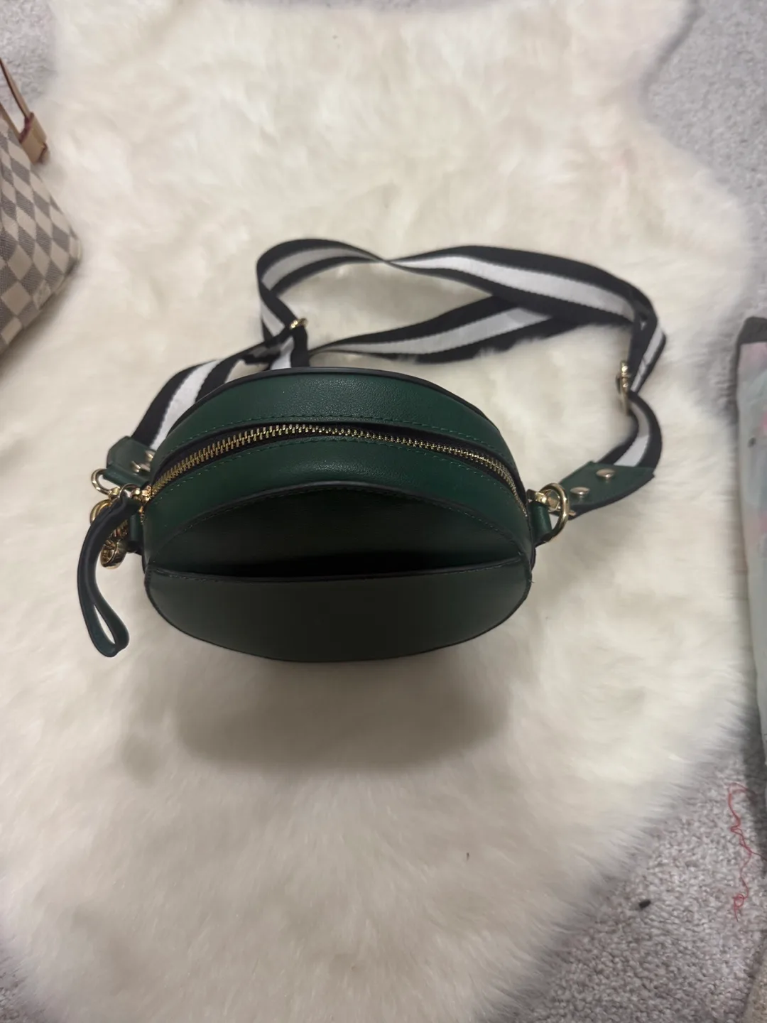 Dark Green Circle Crossbody Bag image indicator(3)