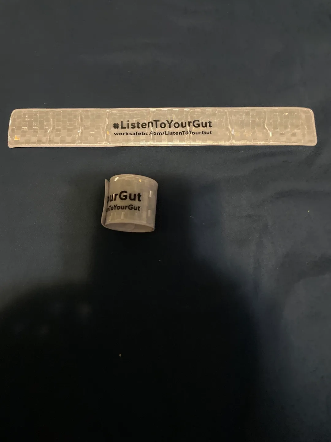 Two Reflective Wristbands image indicator(4)