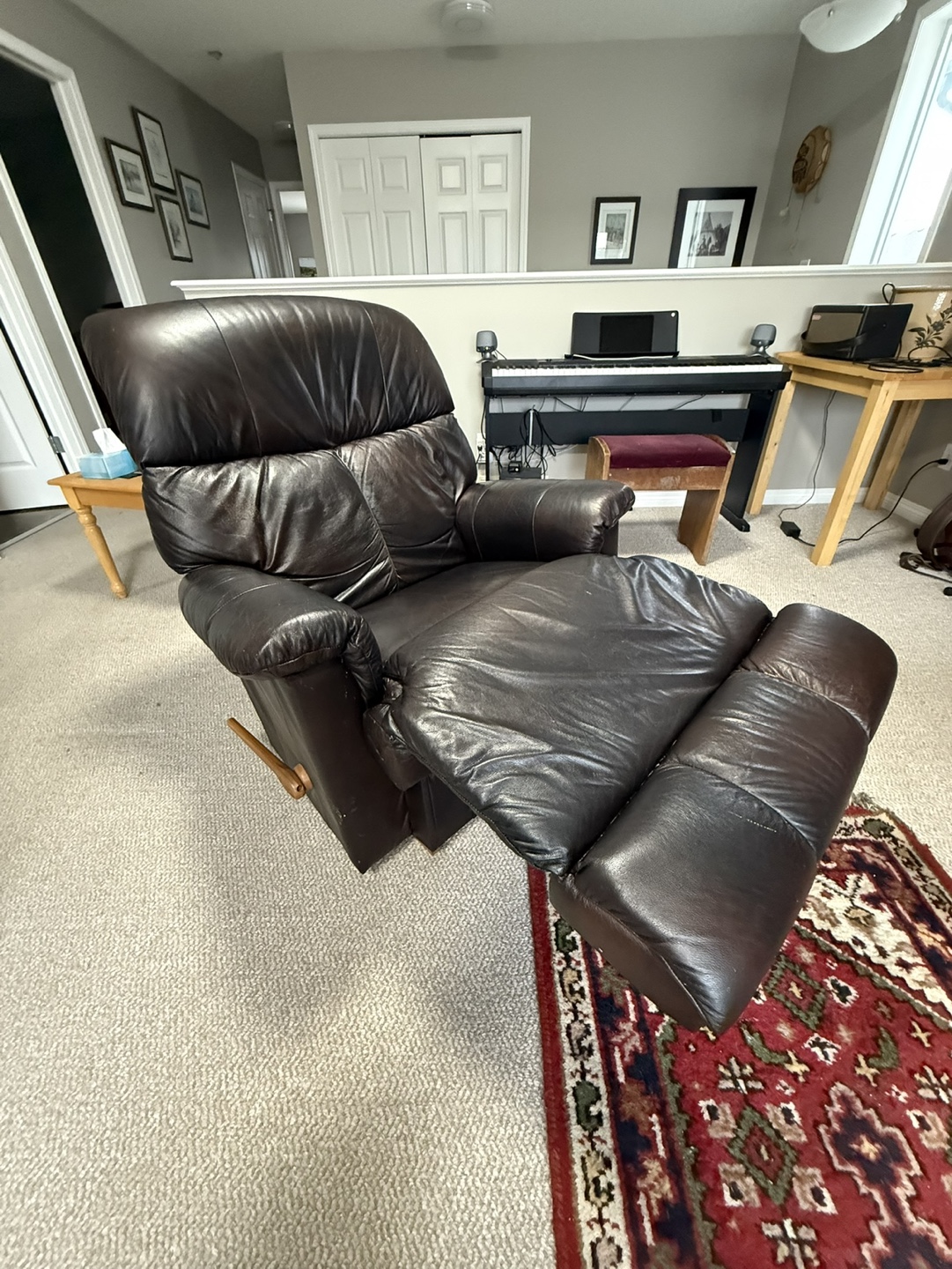 La-Z-Boy Recliner Chair - Brown Leather - photo 2