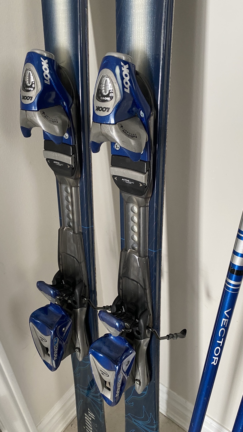 Rossignol skis with Look bindings and Kerma poles - photo 2