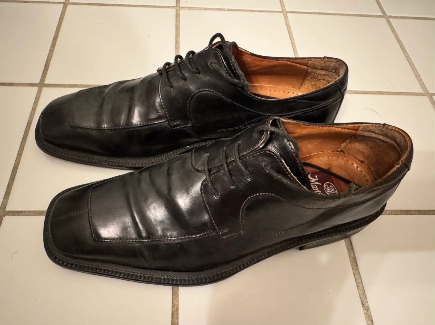 Men's Black Leather Dress Shoes image indicator(2)