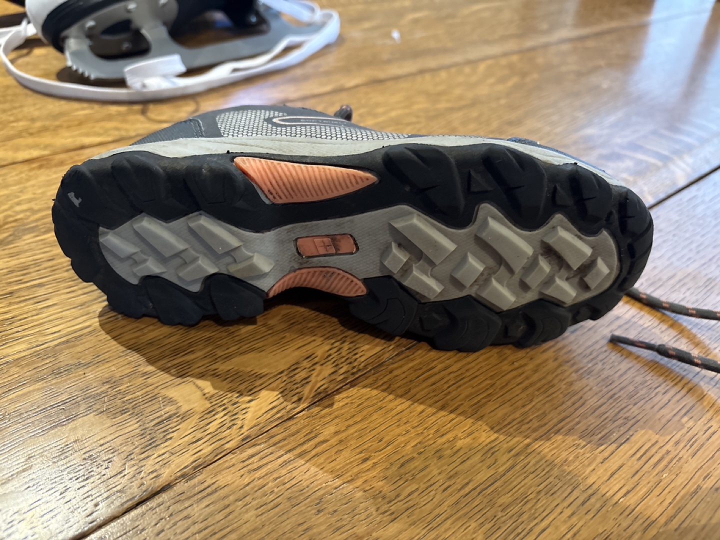 Girls' US Size 1, Softshell Hiking Shoes - photo 3