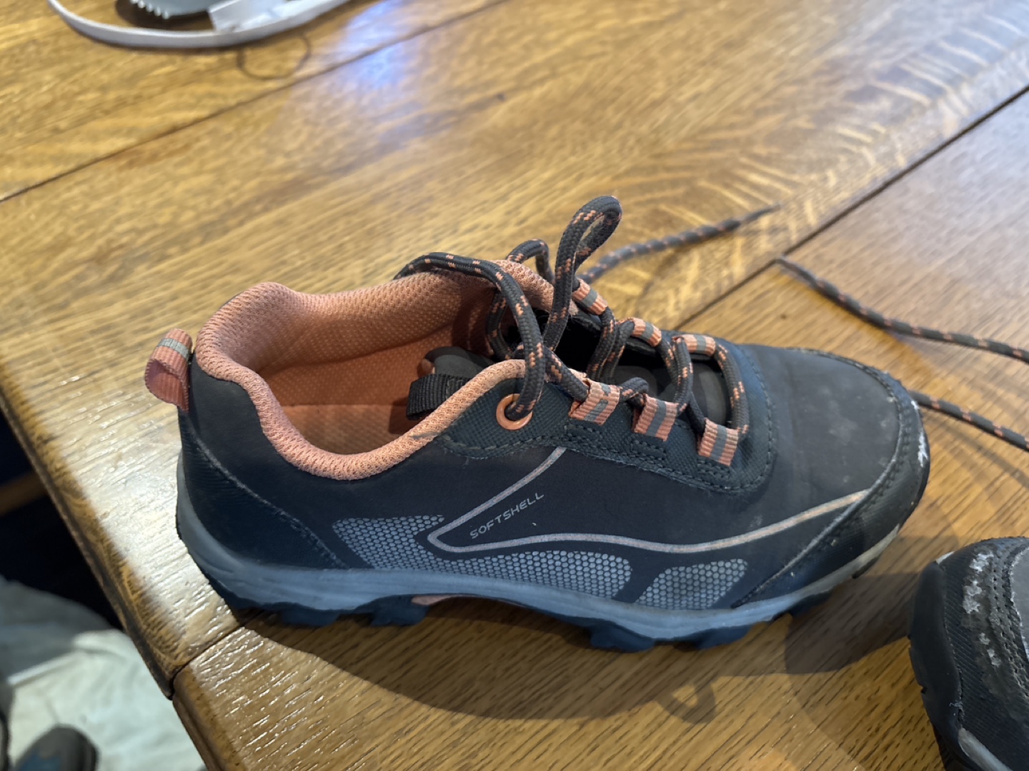 Girls' US Size 1, Softshell Hiking Shoes - photo 4